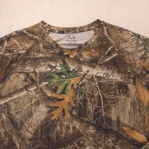 Realtree Casual Long Sleeve Crew Neck Graphic Shirt Mens Size L Brown Camo